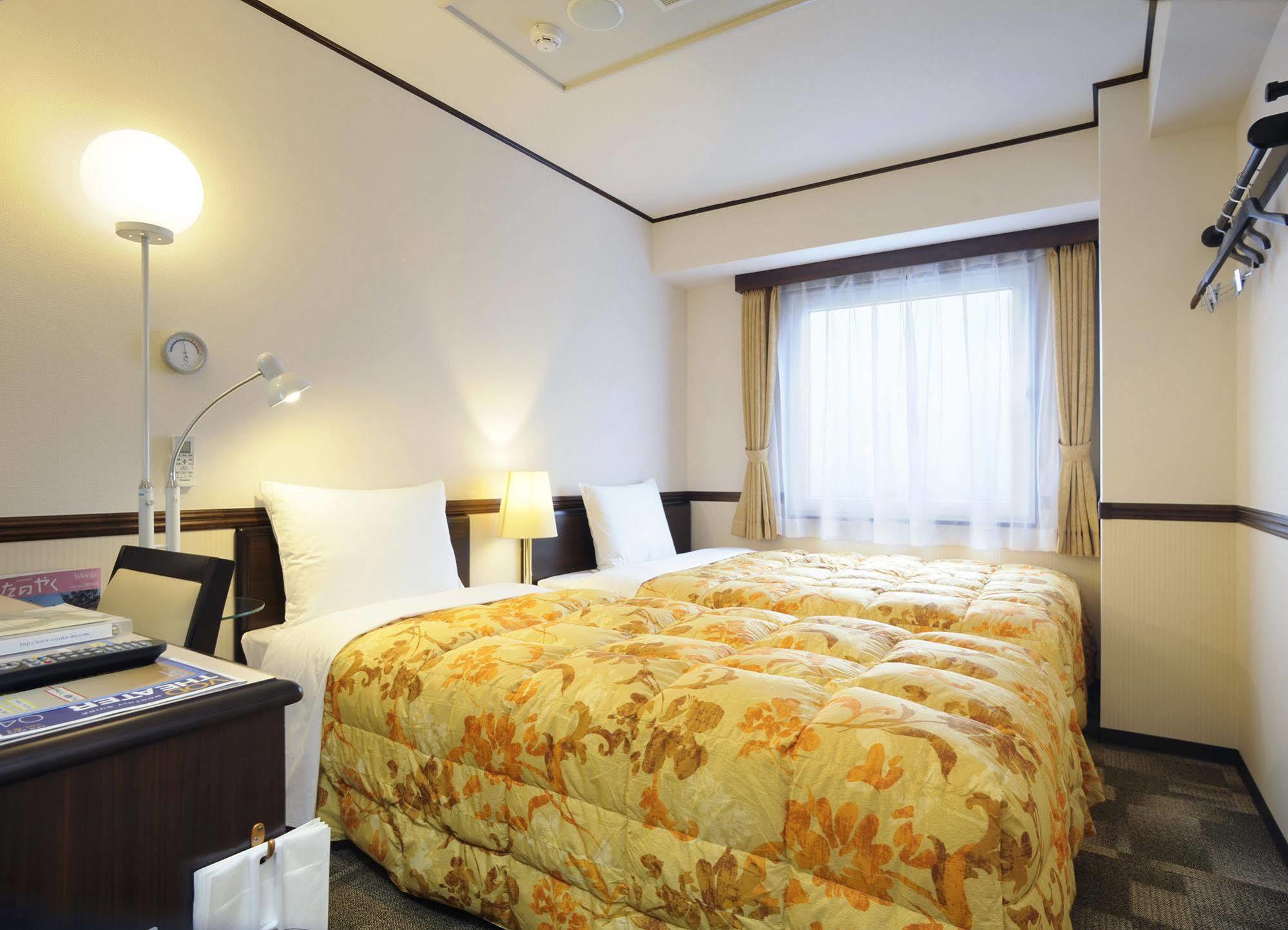 東横inn新大阪中央口新館 3*