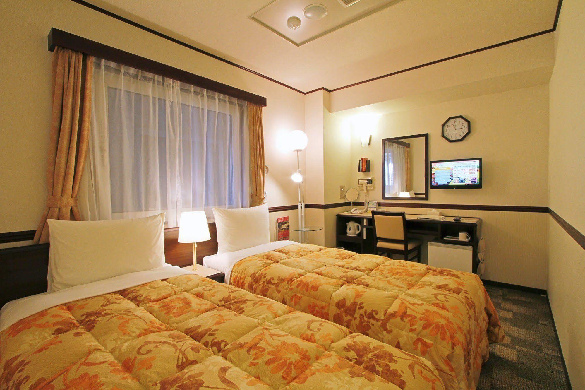 Toyoko Shin-osaka Chuo-guchi Shinkan Hotel